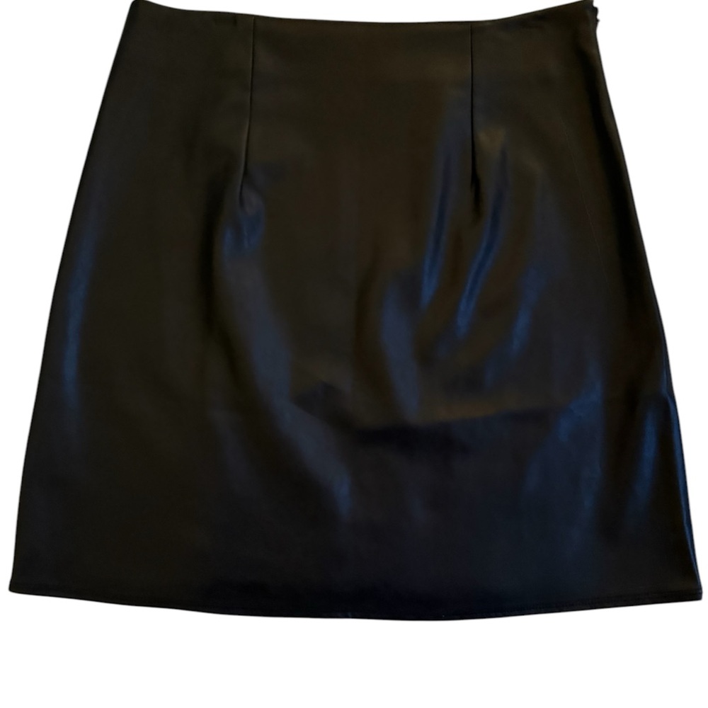 Elegant Black Leather Skirt